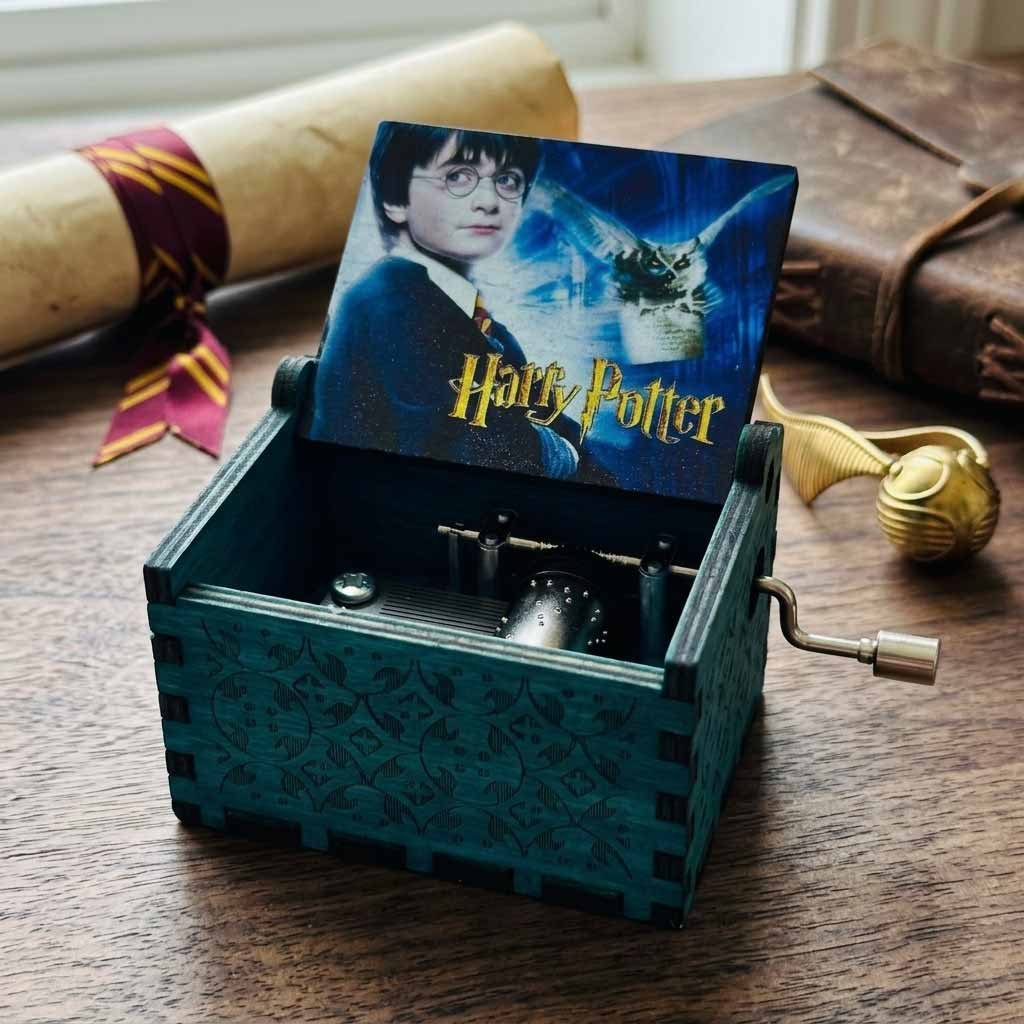 MB04 Harry Potter wooden music box Harry Potter classic design music box Hand crank Harry Potter music box Wooden Harry Potter collectible box MagicCraft Harry Potter music box